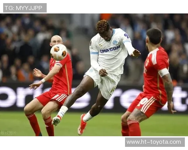 欧联杯精彩对决本菲卡逆转热刺点球大战引发全场狂欢与转会传闻