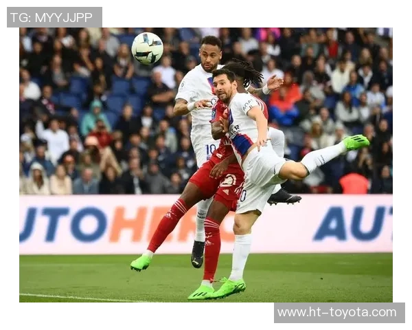 中超精彩对决拜仁与巴黎圣日耳曼战成平局帽子戏法引发全场狂欢